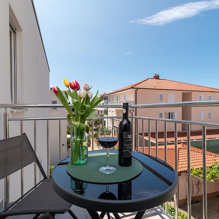 Apartmani Luce Трогир Экстерьер фото