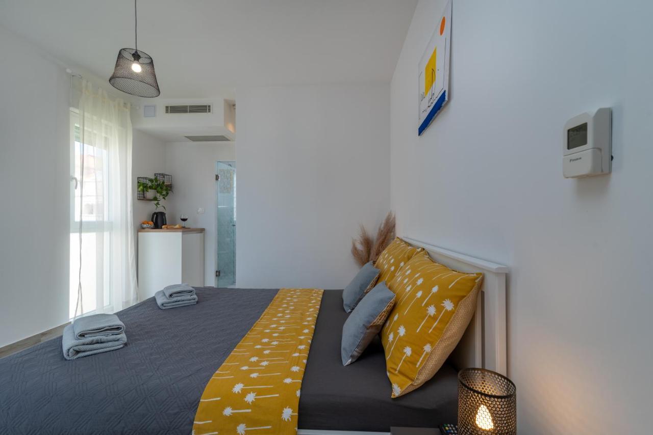 Apartmani Luce Трогир Экстерьер фото