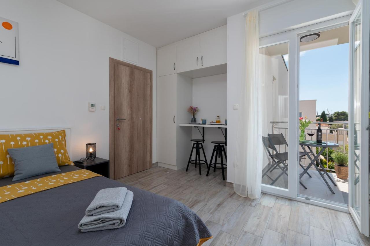 Apartmani Luce Трогир Экстерьер фото