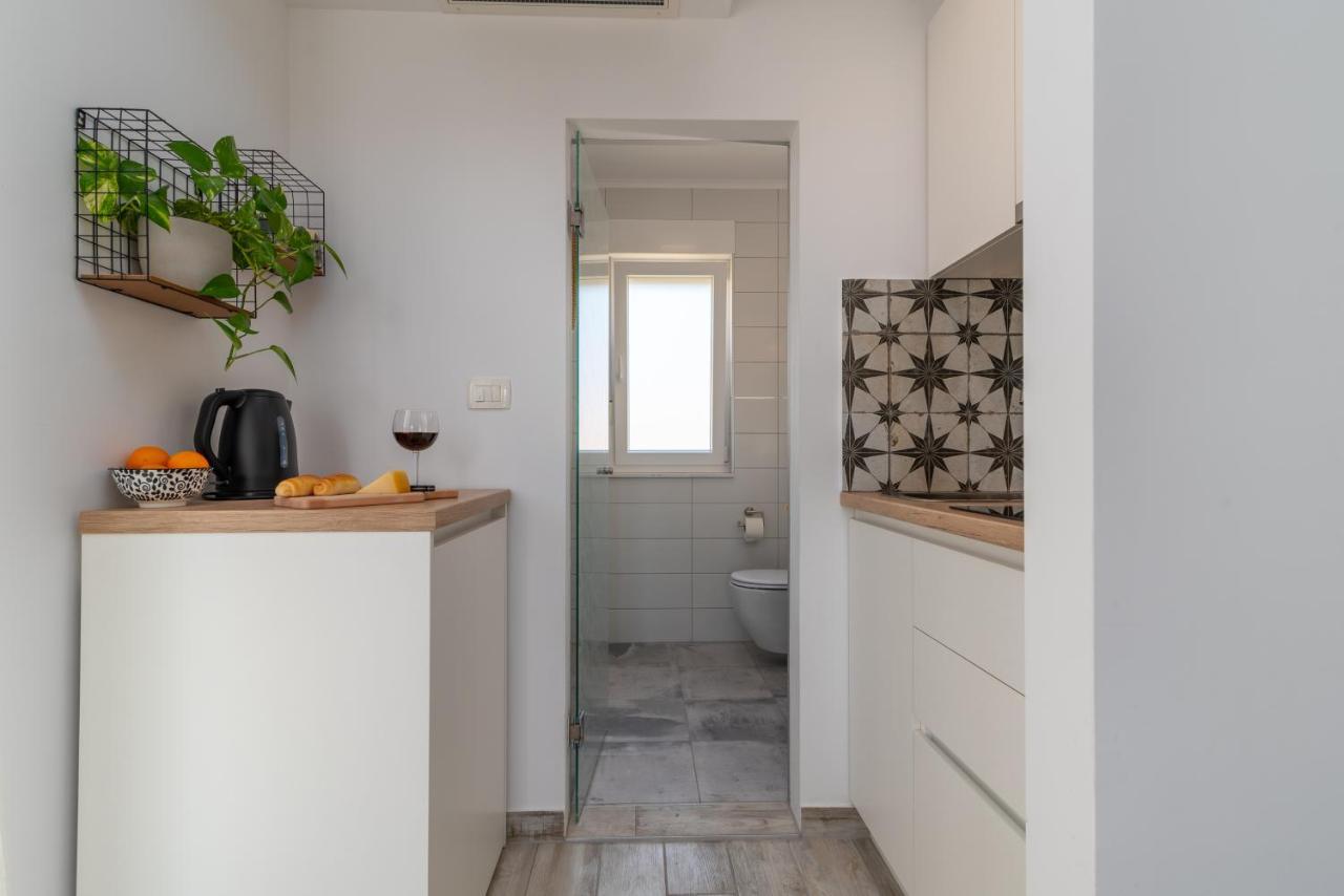 Apartmani Luce Трогир Экстерьер фото