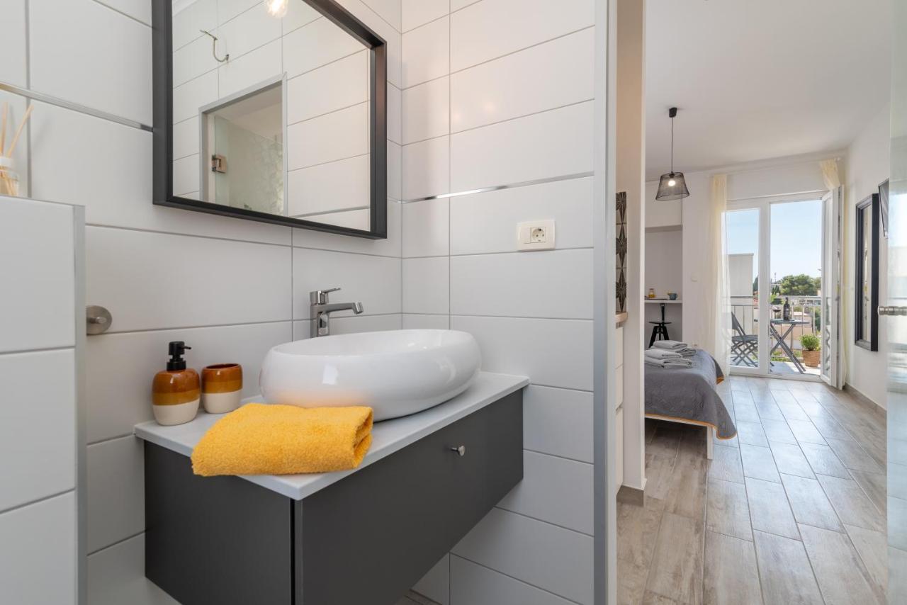Apartmani Luce Трогир Экстерьер фото