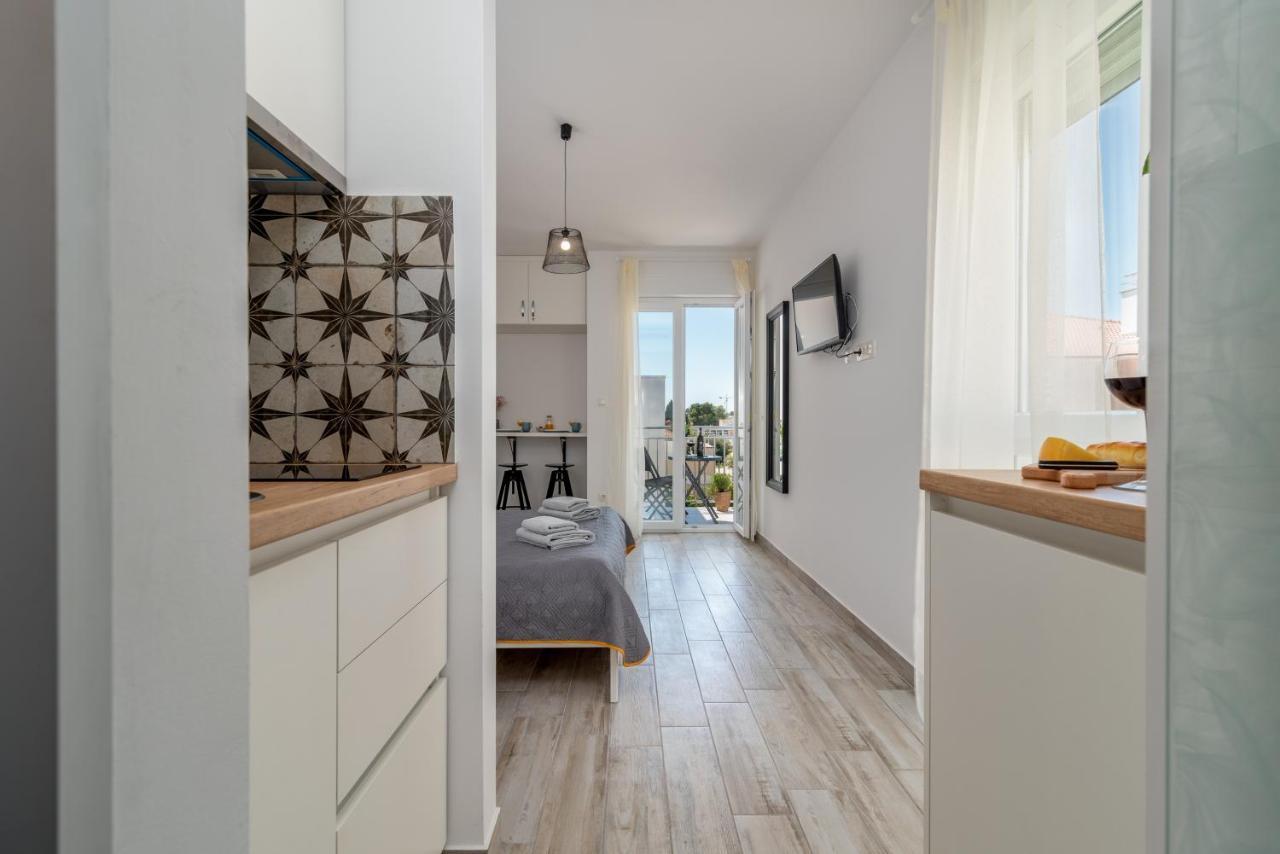 Apartmani Luce Трогир Экстерьер фото