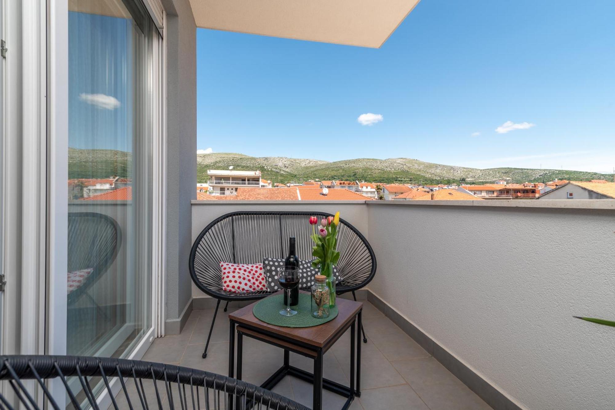 Apartmani Luce Трогир Экстерьер фото