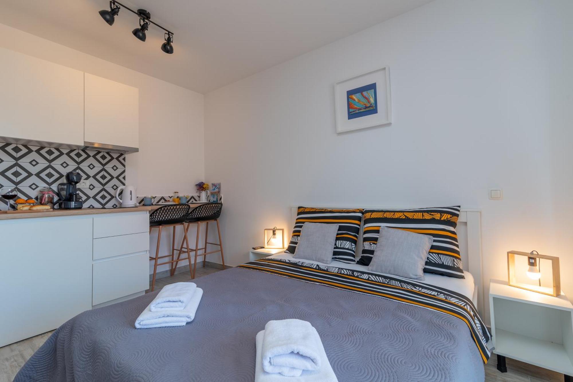 Apartmani Luce Трогир Экстерьер фото