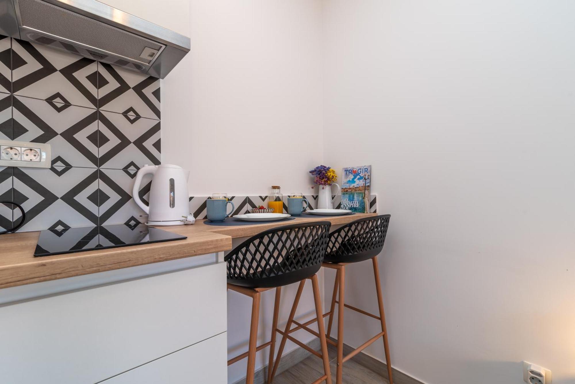 Apartmani Luce Трогир Экстерьер фото