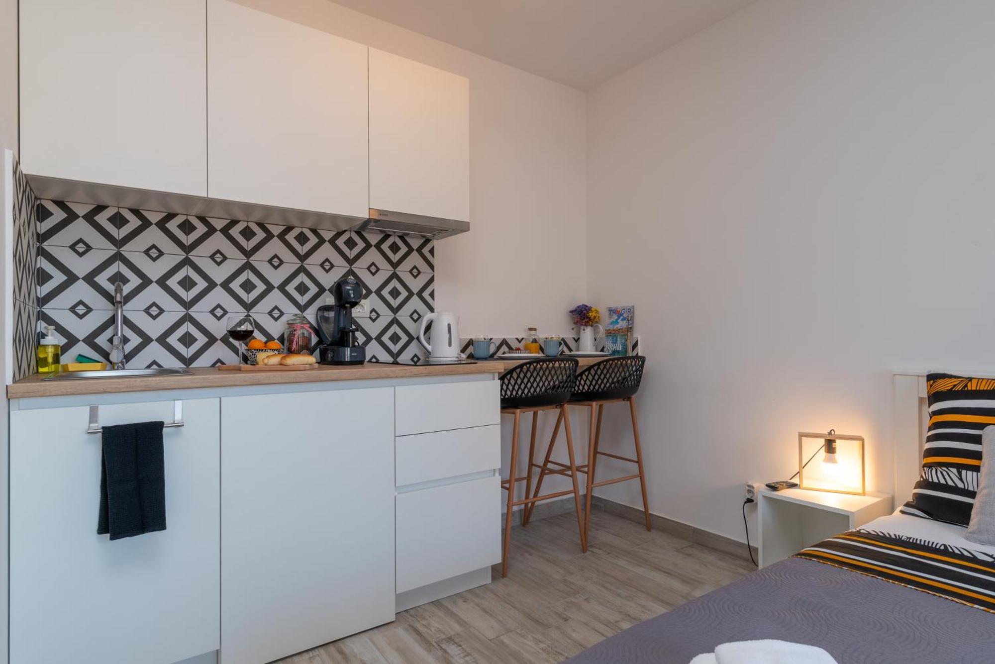 Apartmani Luce Трогир Экстерьер фото