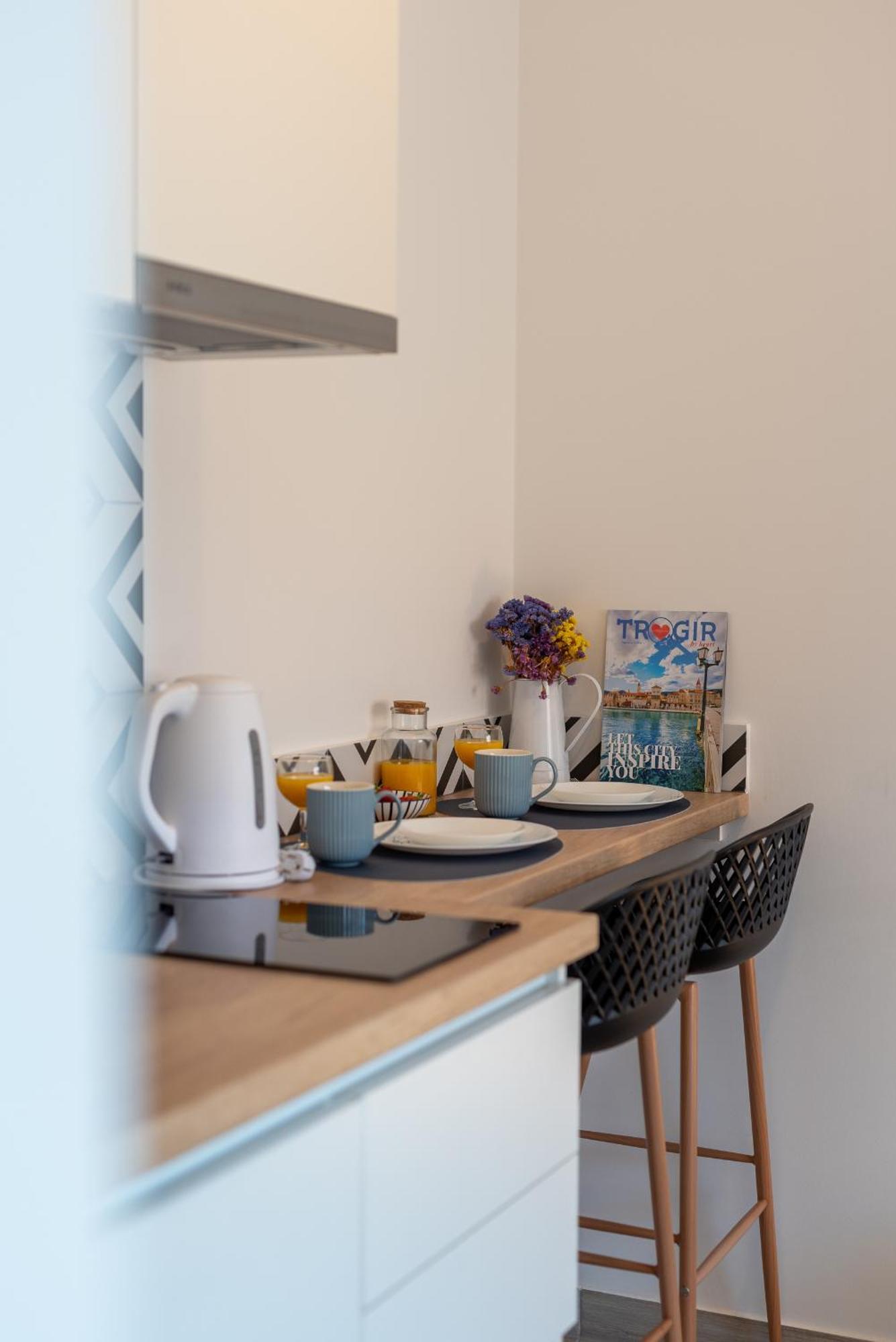 Apartmani Luce Трогир Экстерьер фото